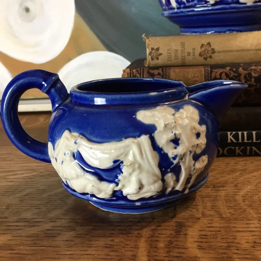 Vintage Sugar Bowl & Creamer - Picture 3 of 8